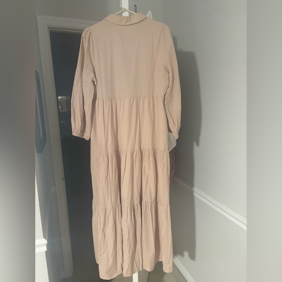 Tuckernuck Pomander Place
Sandstone Cotton Mabel Maxi Dress - Picture 14 of 16